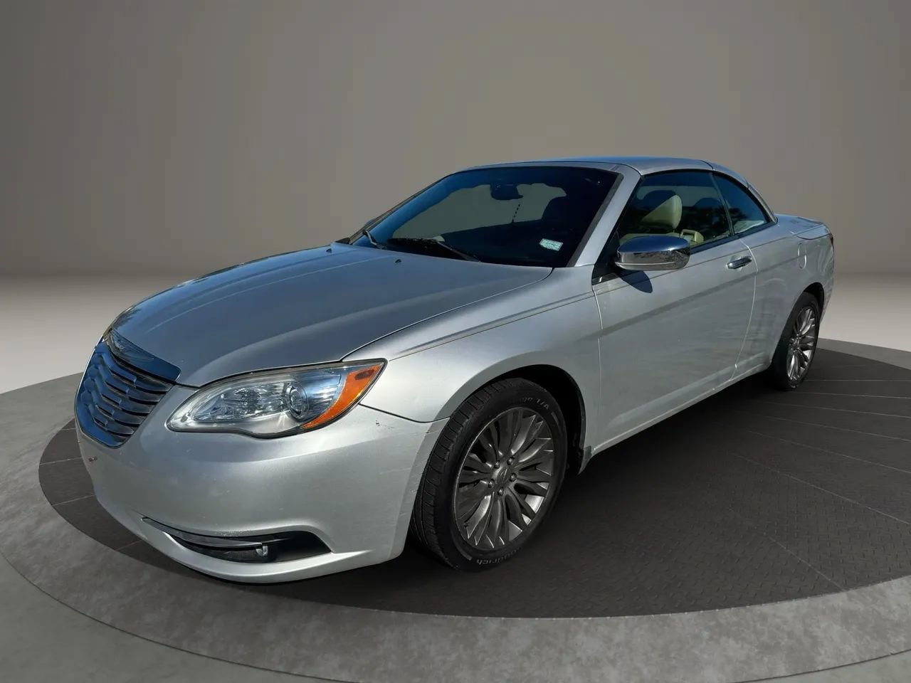 Used 2011 Chrysler 200 Limited FWD image 9