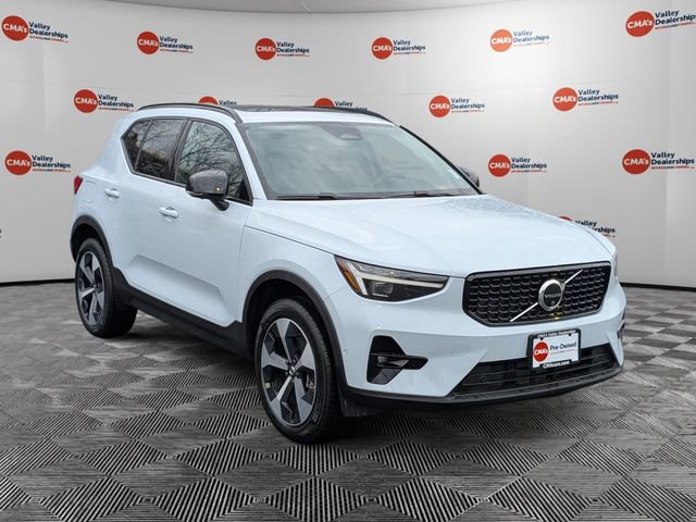Used 2026 Volvo XC40 B5 Plus w/ Protection Package Premier image 3