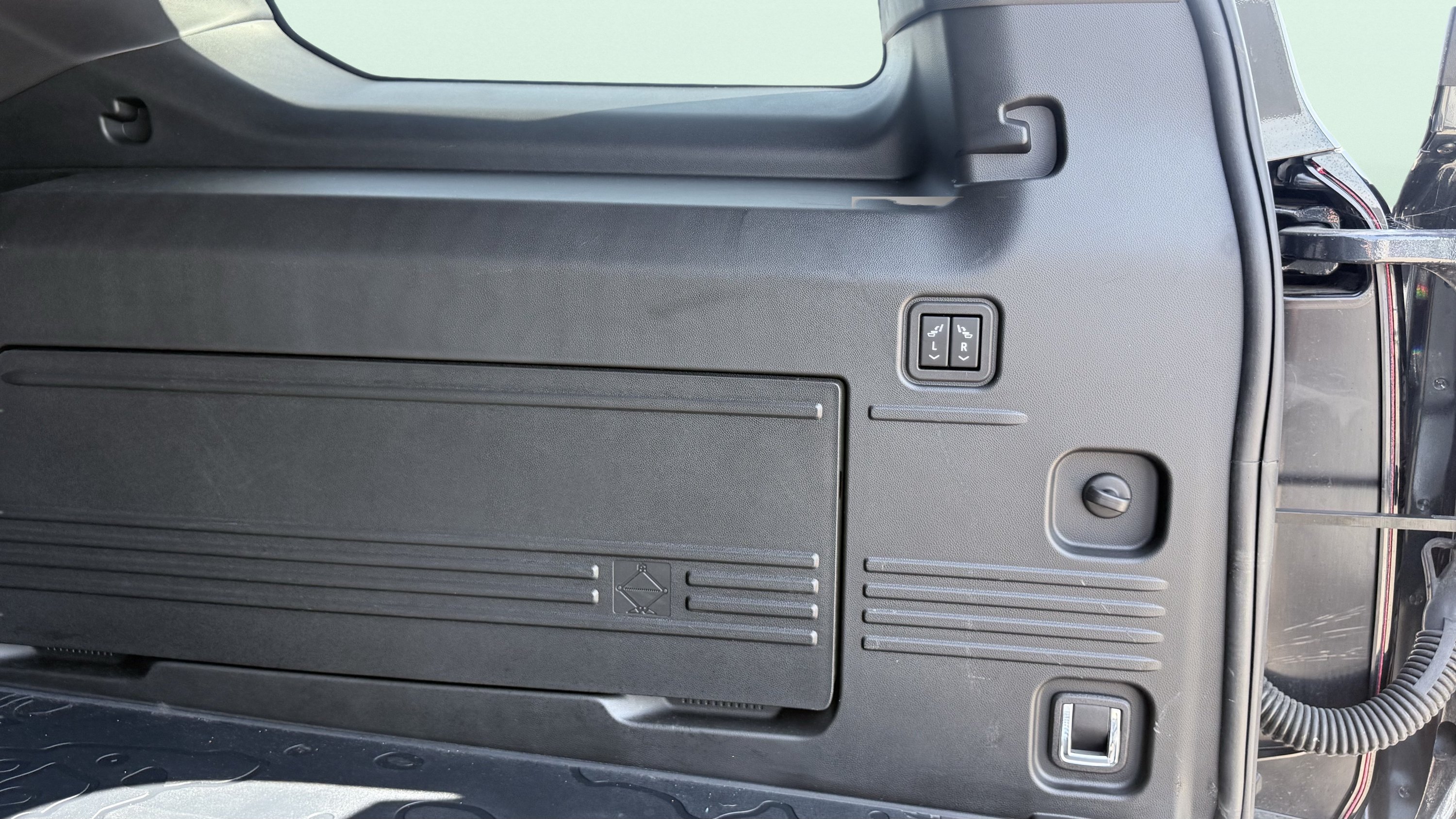 Used 2026 GMC Hummer EV SUV AWD/4WD image 13