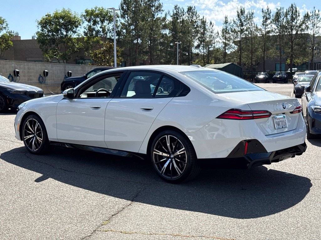 Used 2026 BMW 530i w/ M Sport Package RWD image 12