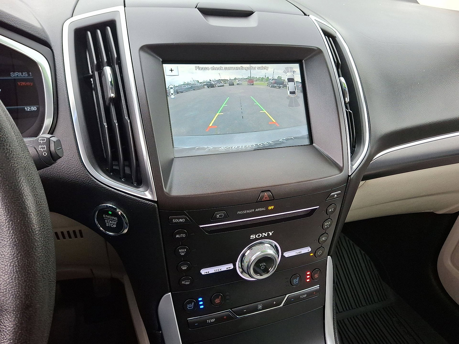 Used 2018 Ford Edge Titanium w/ Equipment Group 302A AWD/4WD image 15