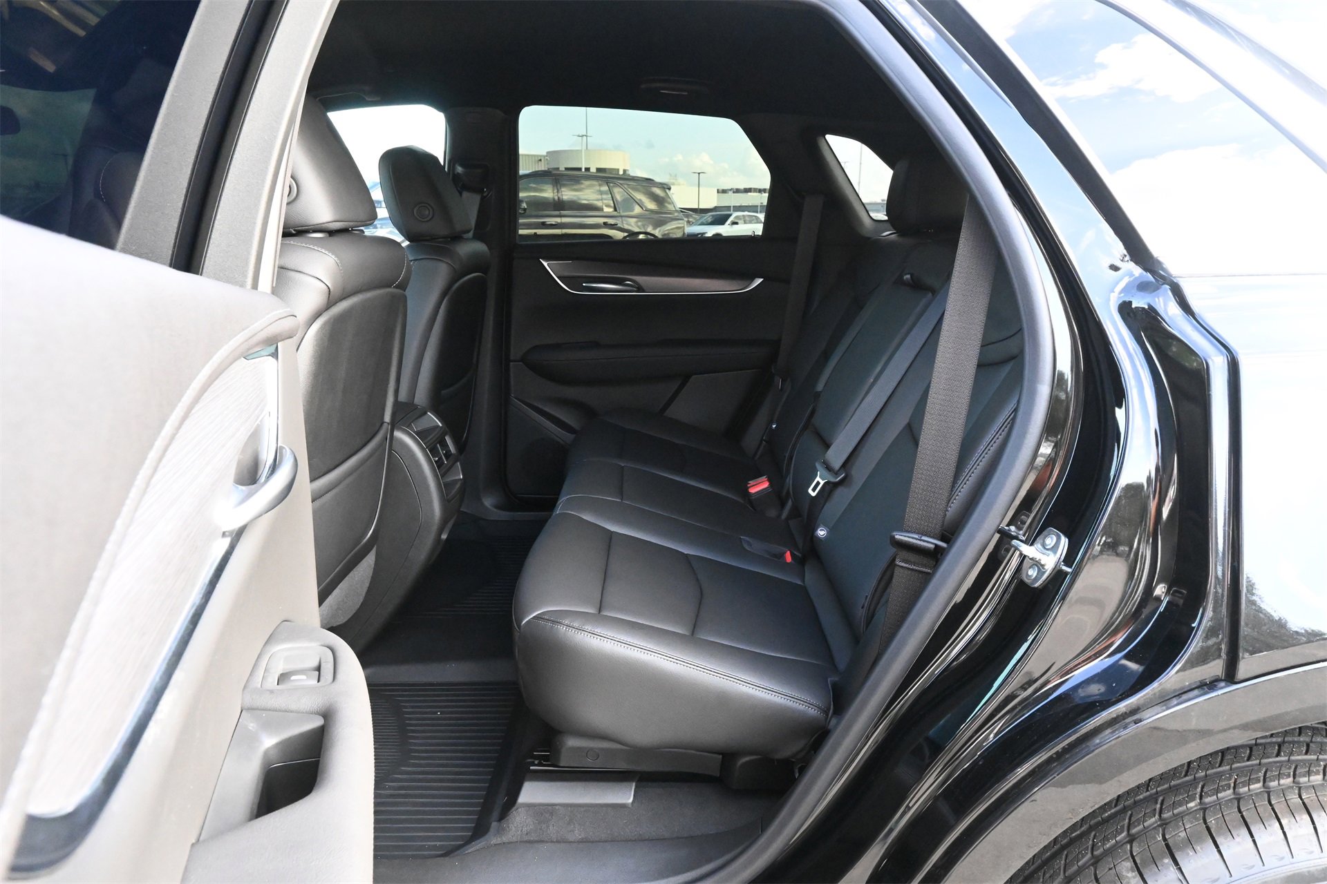 New 2026 Cadillac XT5 Luxury w/ LPO, Floor Liner Package image 20