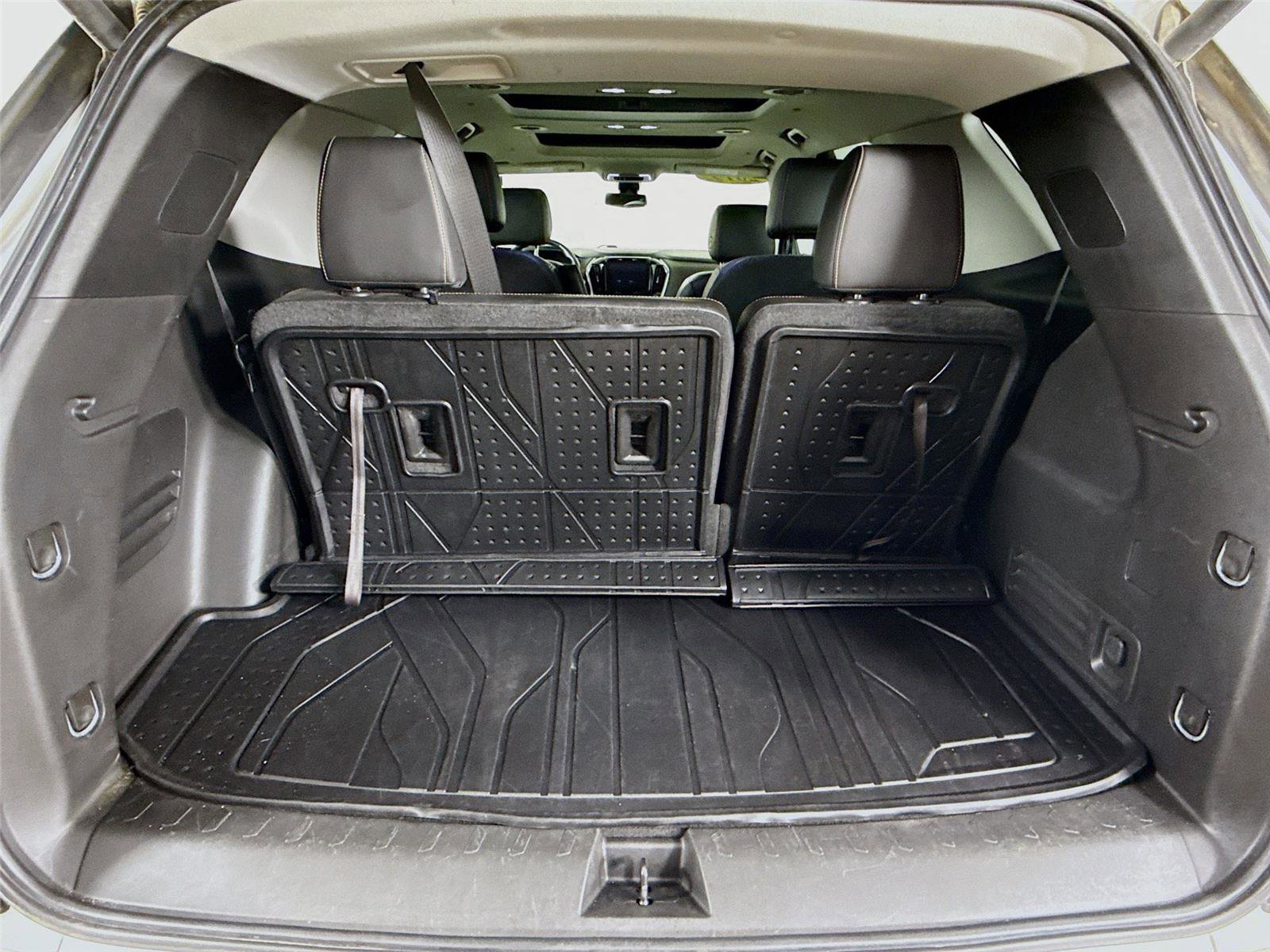 Used 2019 Chevrolet Traverse Premier w/ LPO, Blackout Package AWD/4WD image 27