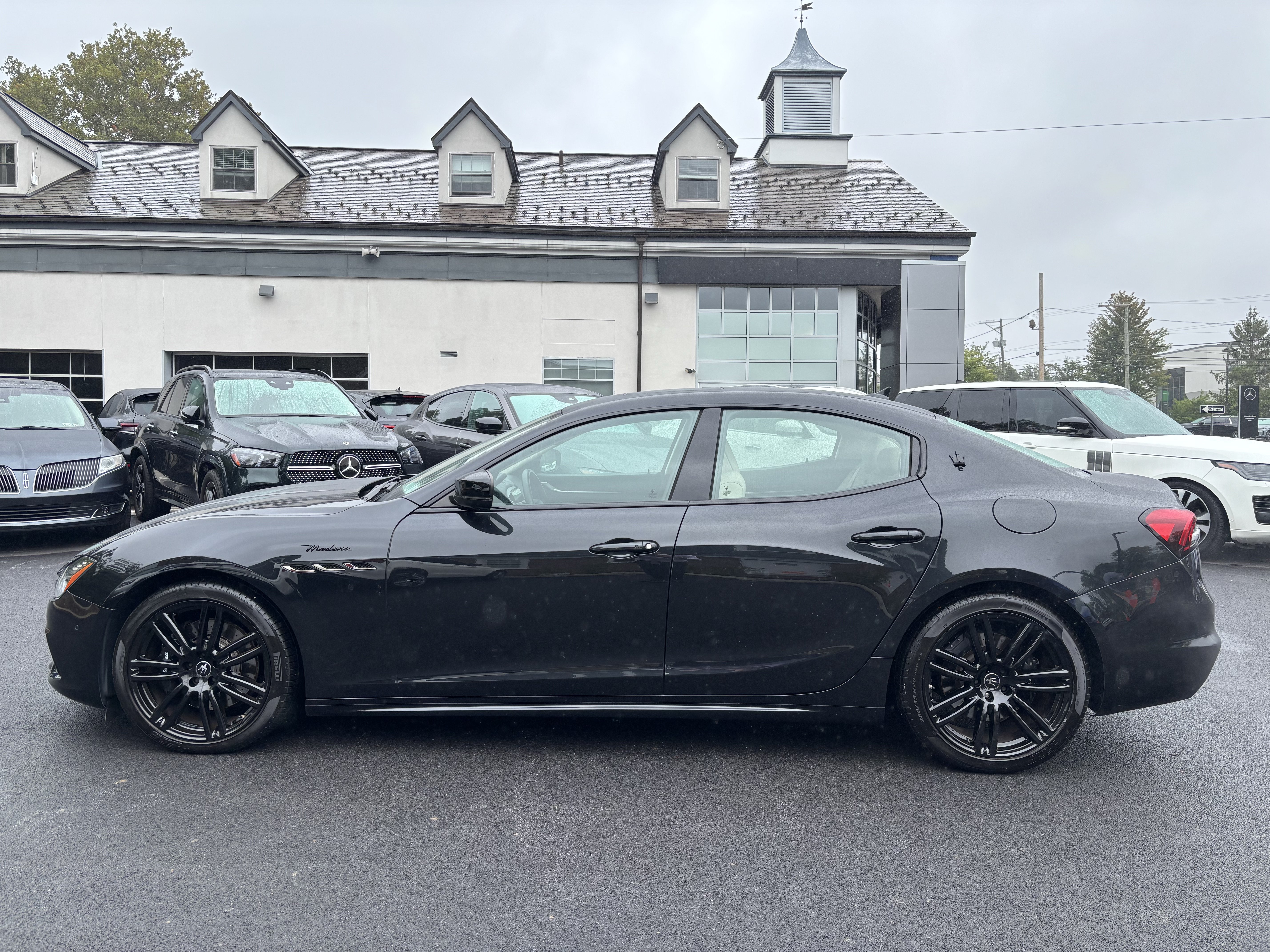 Used 2022 Maserati Ghibli Modena Q4 AWD/4WD image 2