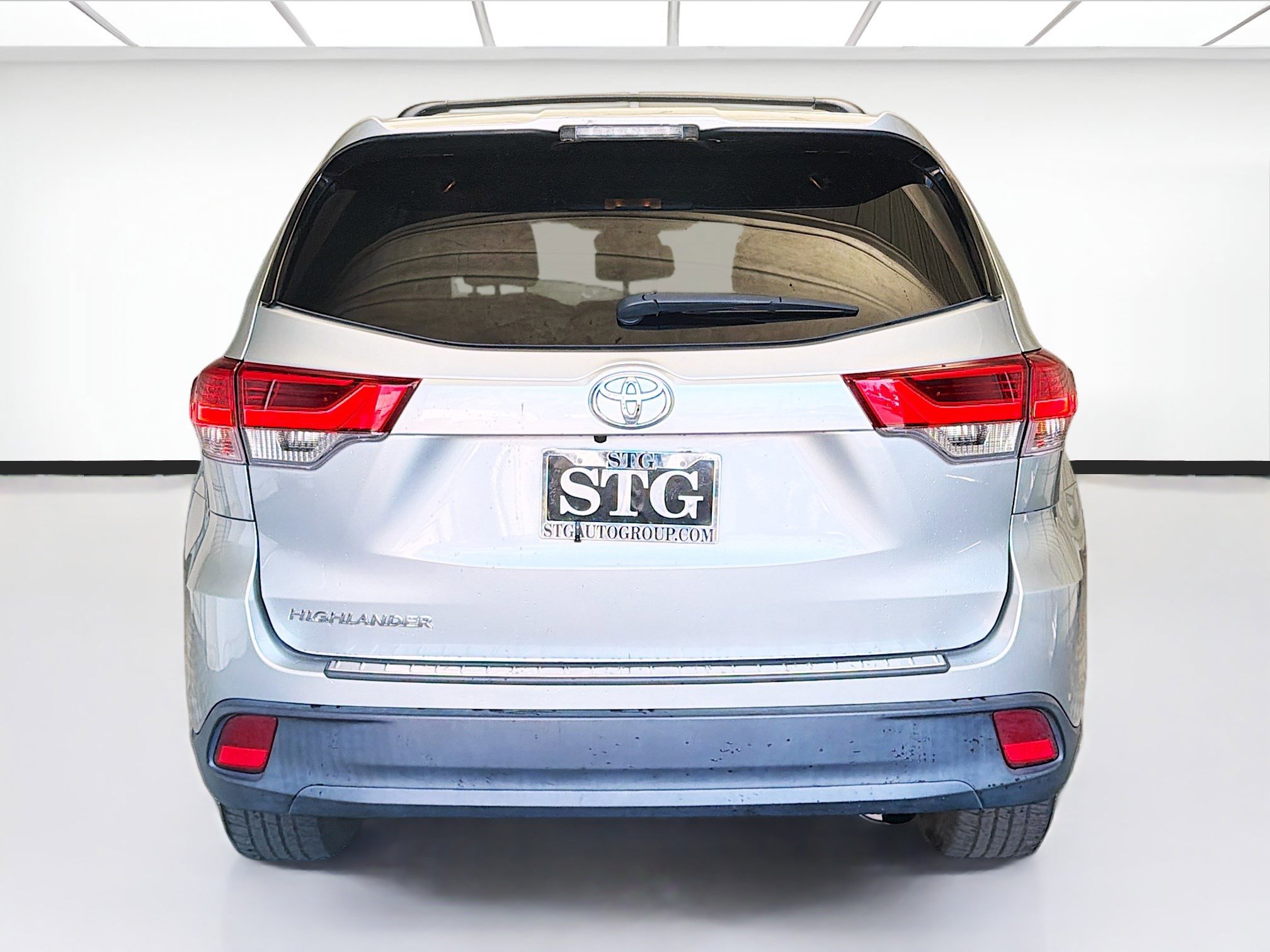 Used 2019 Toyota Highlander LE FWD image 5
