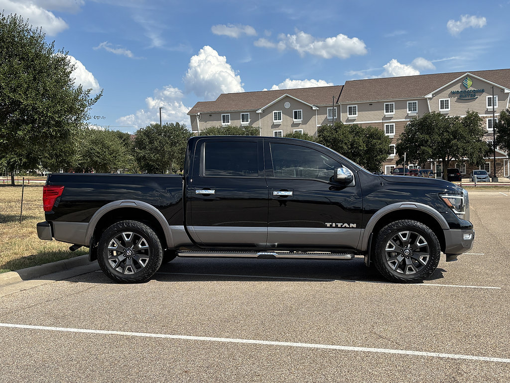 Used 2021 Nissan Titan Platinum Reserve AWD/4WD image 5