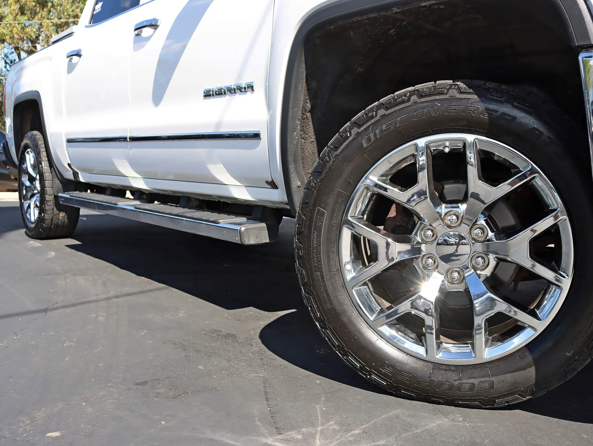 Used 2018 GMC Sierra 1500 SLT w/ SLT Premium Package image 5