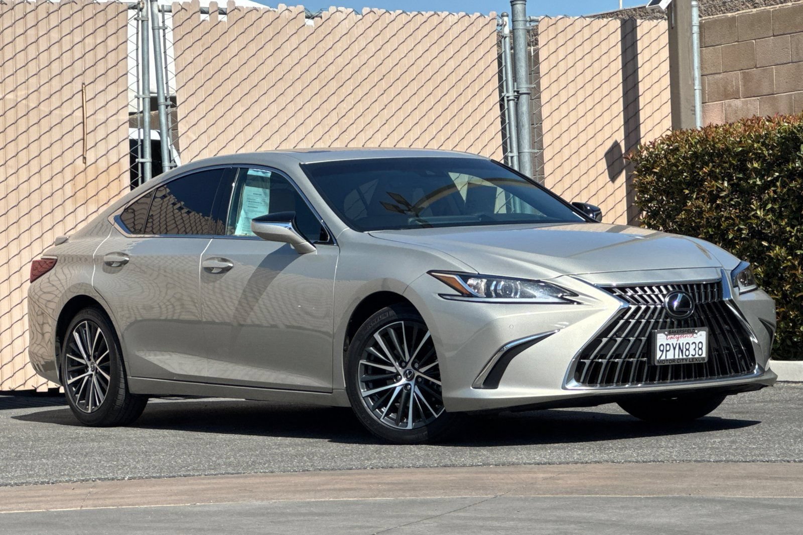 Certified 2025 Lexus ES 300h w/ Premium Package FWD image 2