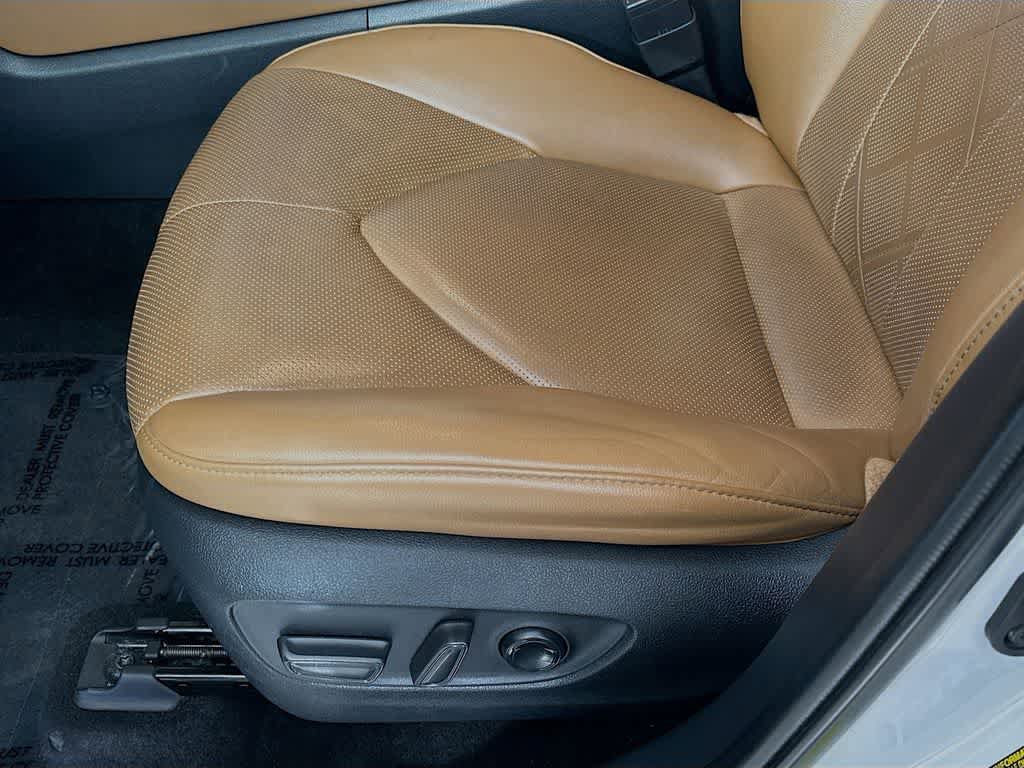 Used 2023 Toyota Highlander Platinum FWD image 31