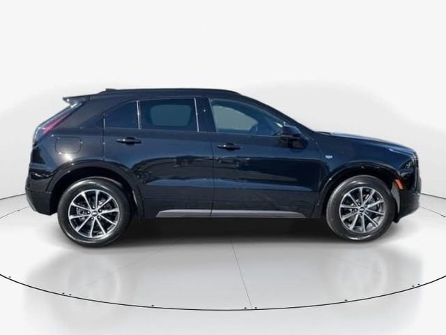 Used 2025 Cadillac XT4 Sport image 2