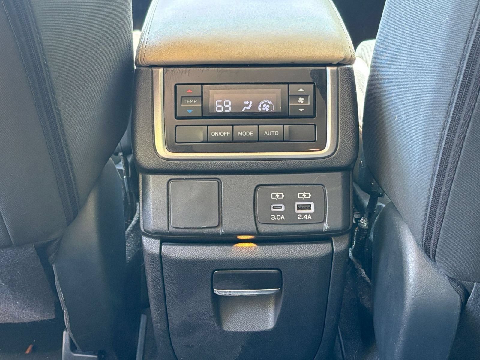 Used 2024 Subaru Ascent Premium w/ Convenience Package AWD/4WD image 25