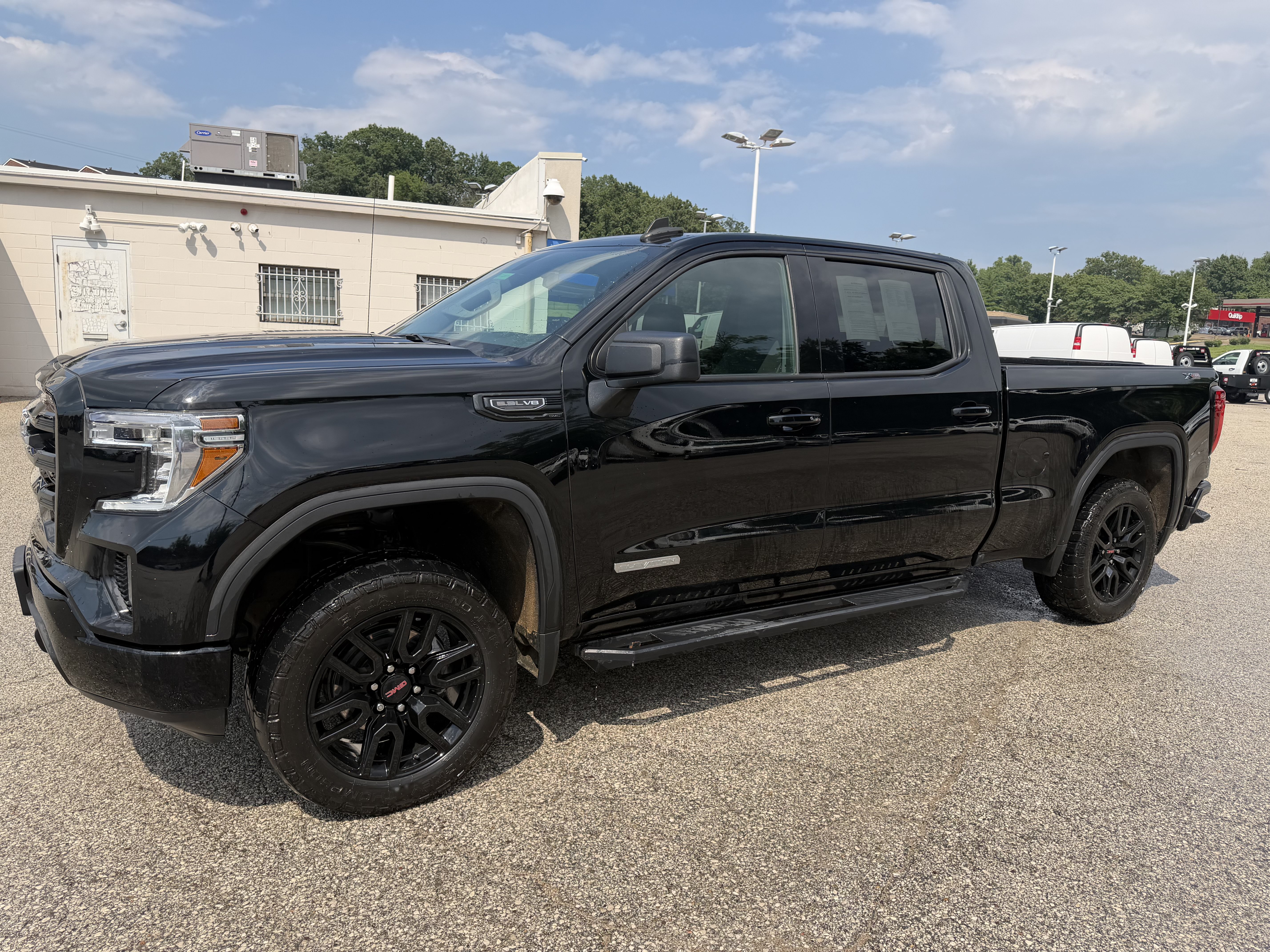 Used 2021 GMC Sierra 1500 Elevation w/ X31 Off-Road Package AWD/4WD image 3