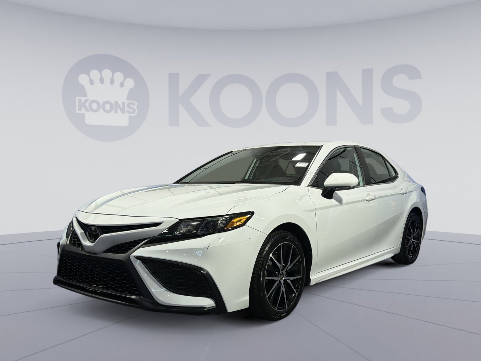 Used 2023 Toyota Camry SE