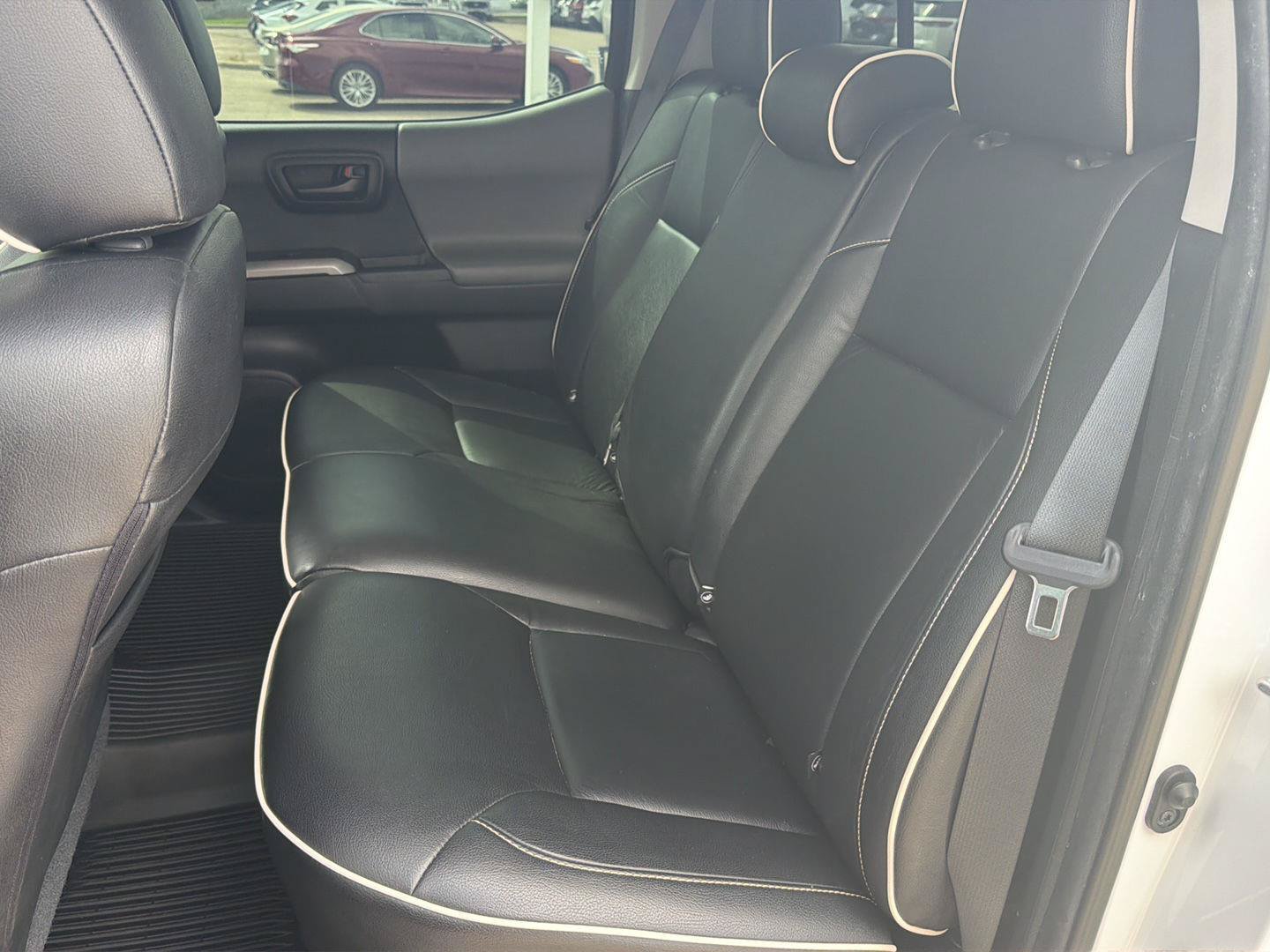 Used 2022 Toyota Tacoma SR5 RWD image 14