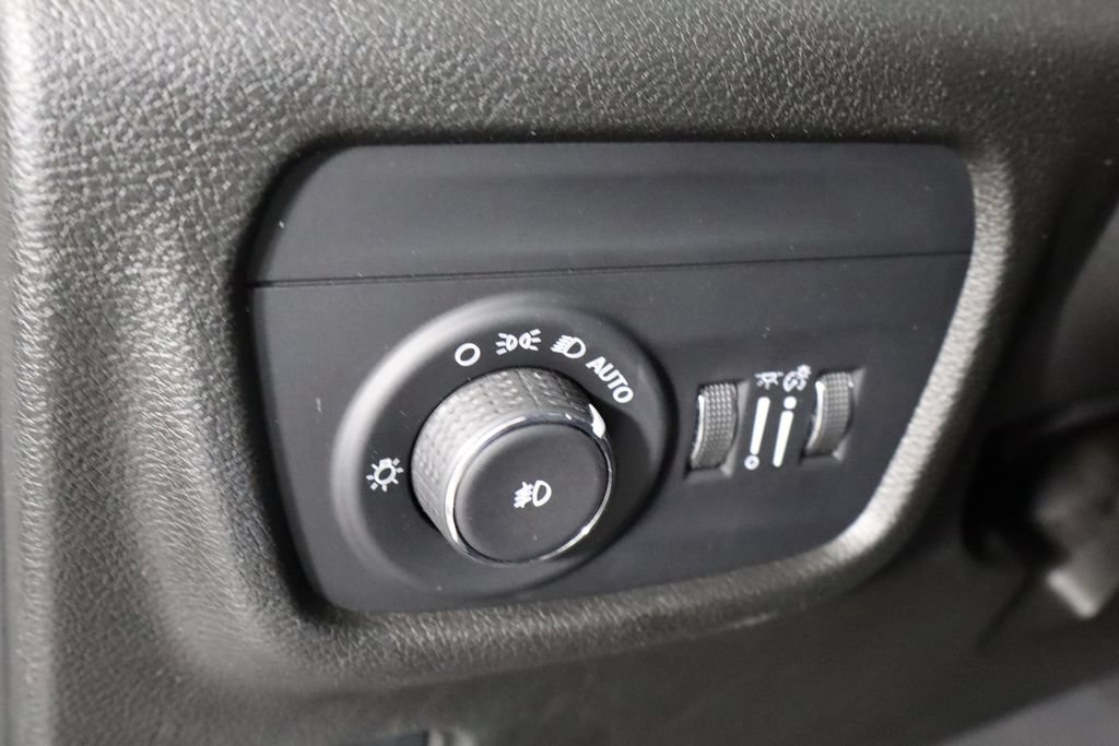 Used 2022 Jeep Grand Cherokee Limited AWD/4WD image 24