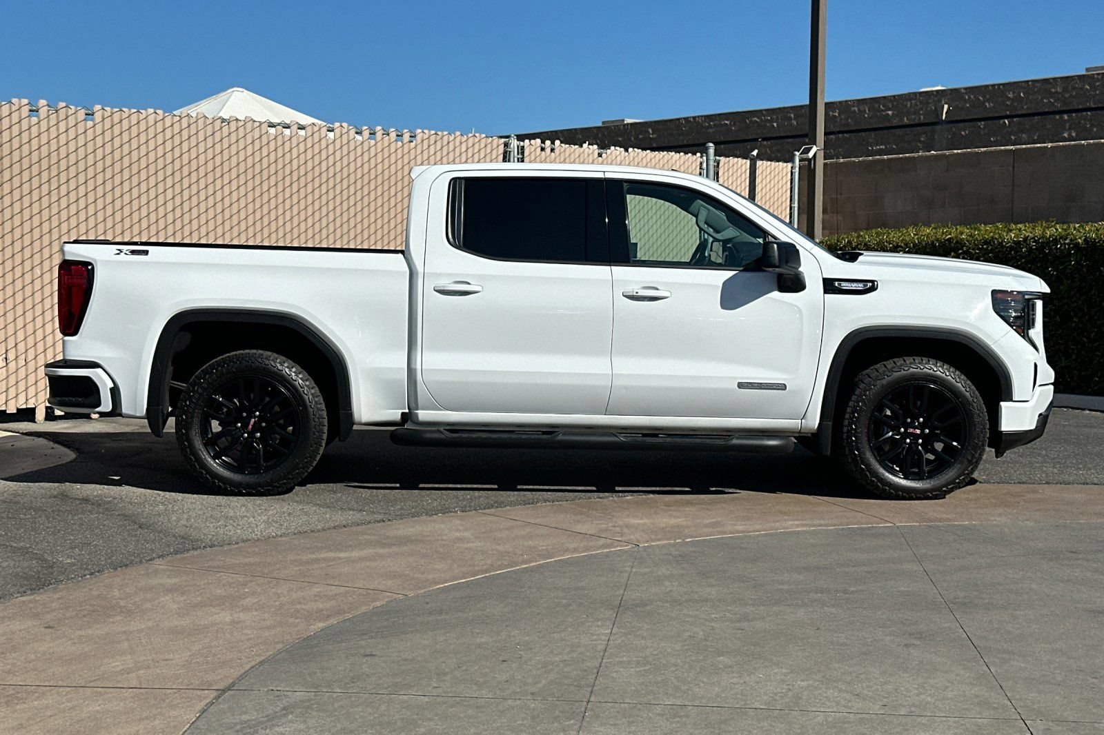 Certified 2023 GMC Sierra 1500 Elevation AWD/4WD image 3