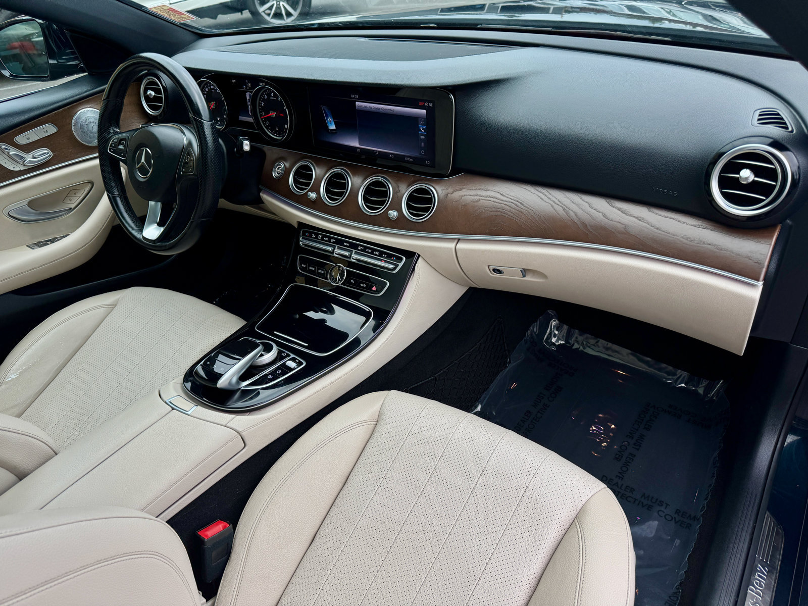Used 2017 Mercedes-Benz E 300 image 21