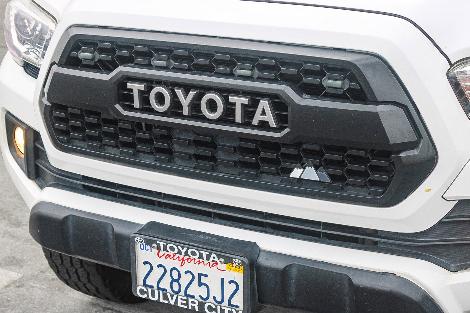 Used 2017 Toyota Tacoma TRD Off-Road image 7