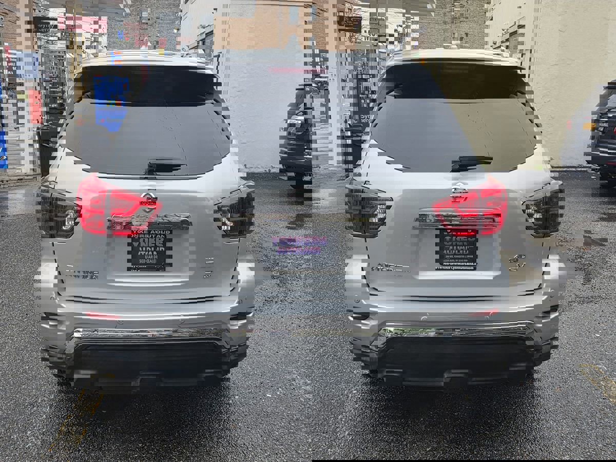 Used 2019 Nissan Pathfinder SV image 11