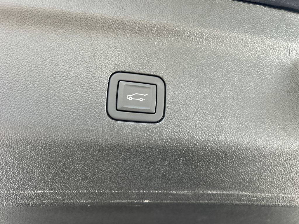 Certified 2023 Cadillac Escalade Premium Luxury image 11