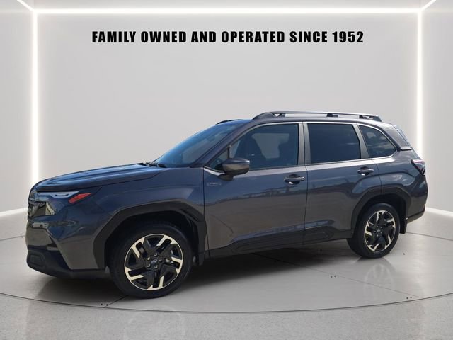 Used 2025 Subaru Forester Premium image 1