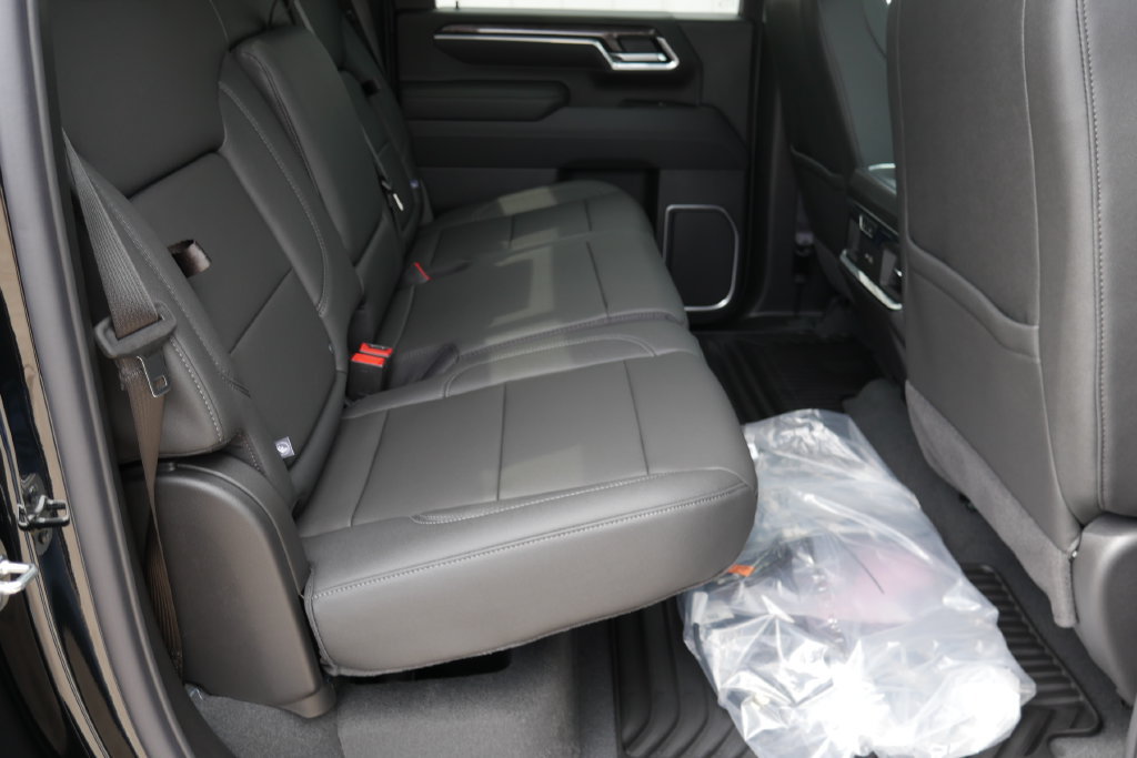 New 2026 Chevrolet Silverado 2500 LTZ w/ LTZ Premium Package AWD/4WD image 29