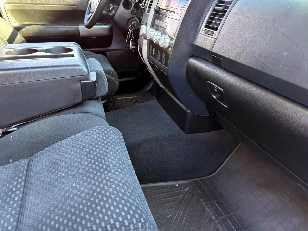 Used 2013 Toyota Tundra 4x4 Double Cab w/ Tow Pkg image 7