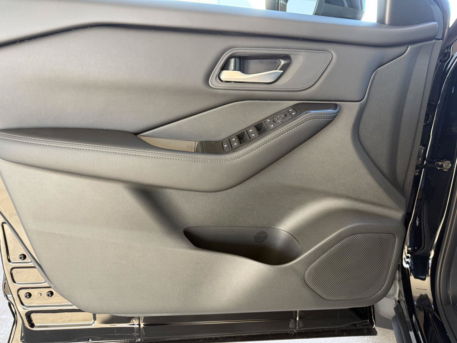 New 2026 Nissan Rogue SV FWD image 10