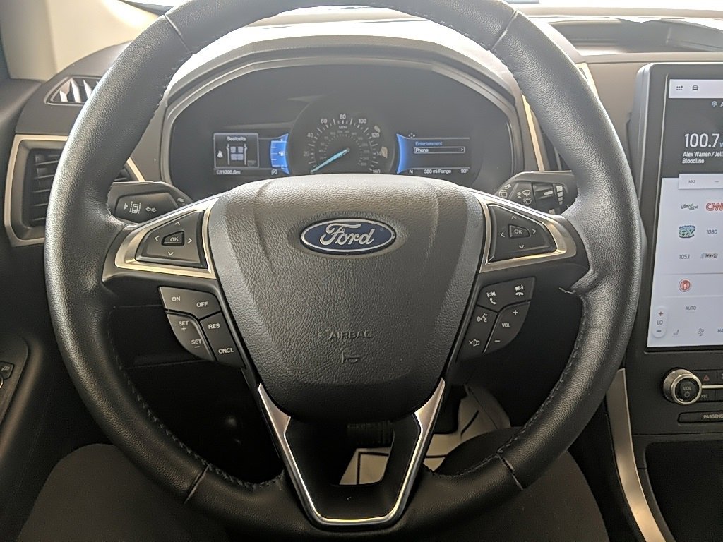 Used 2023 Ford Edge SEL image 12
