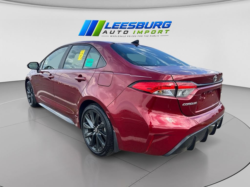 Used 2025 Toyota Corolla SE w/ Convenience Package FWD image 4