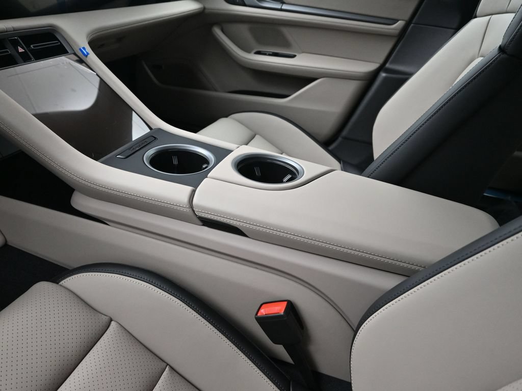 New 2026 Porsche Taycan 4S AWD/4WD image 22