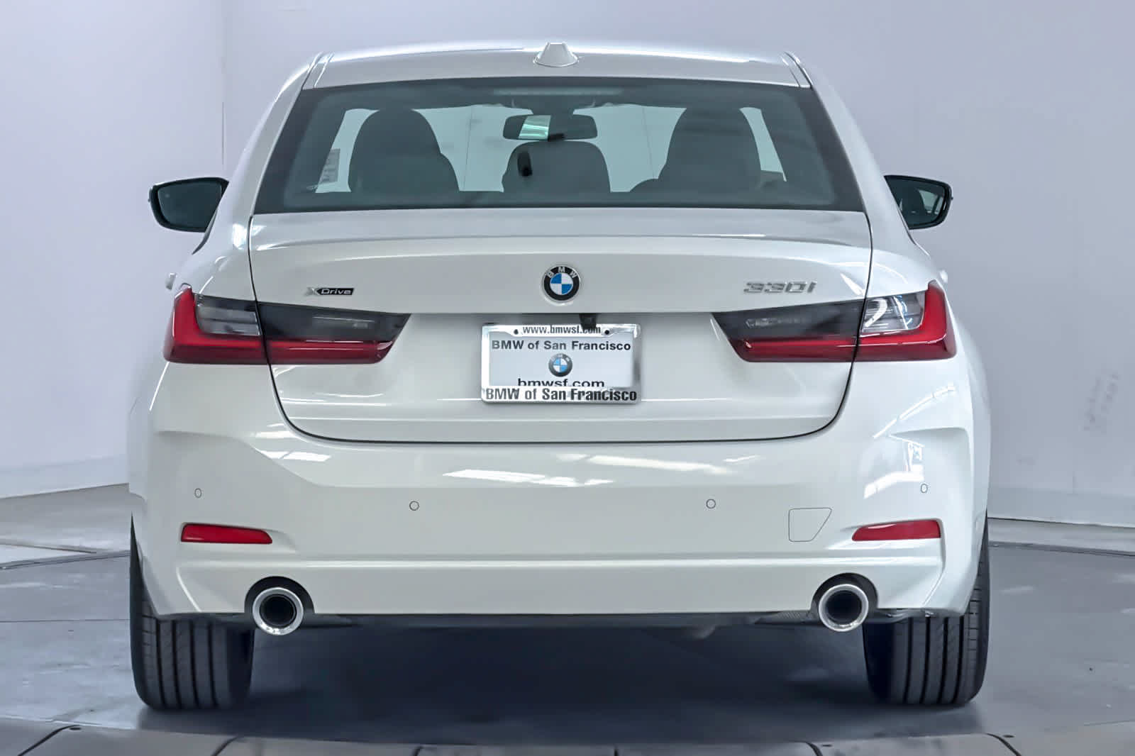 Used 2024 BMW 330i xDrive Sedan w/ Convenience Package AWD/4WD image 3
