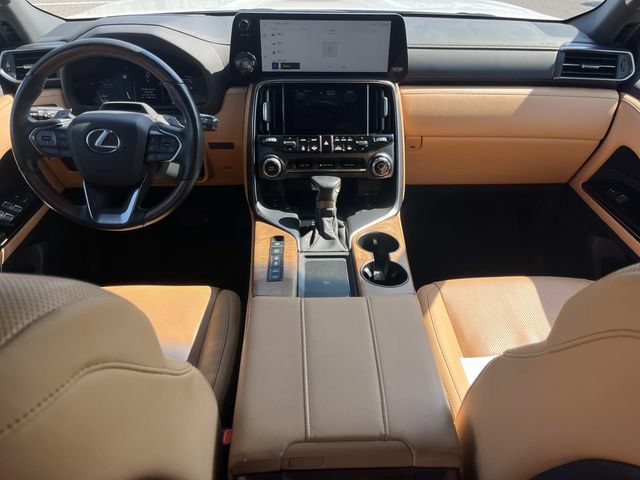 Used 2025 Lexus LX 600 4WD w/ Accessory Package (2T) image 10