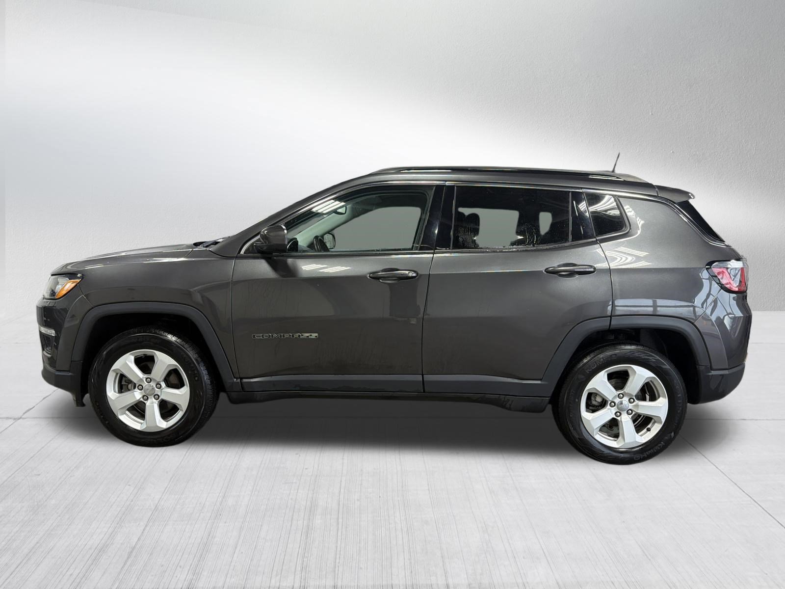 Used 2017 Jeep Compass Latitude w/ Popular Equipment Group image 4