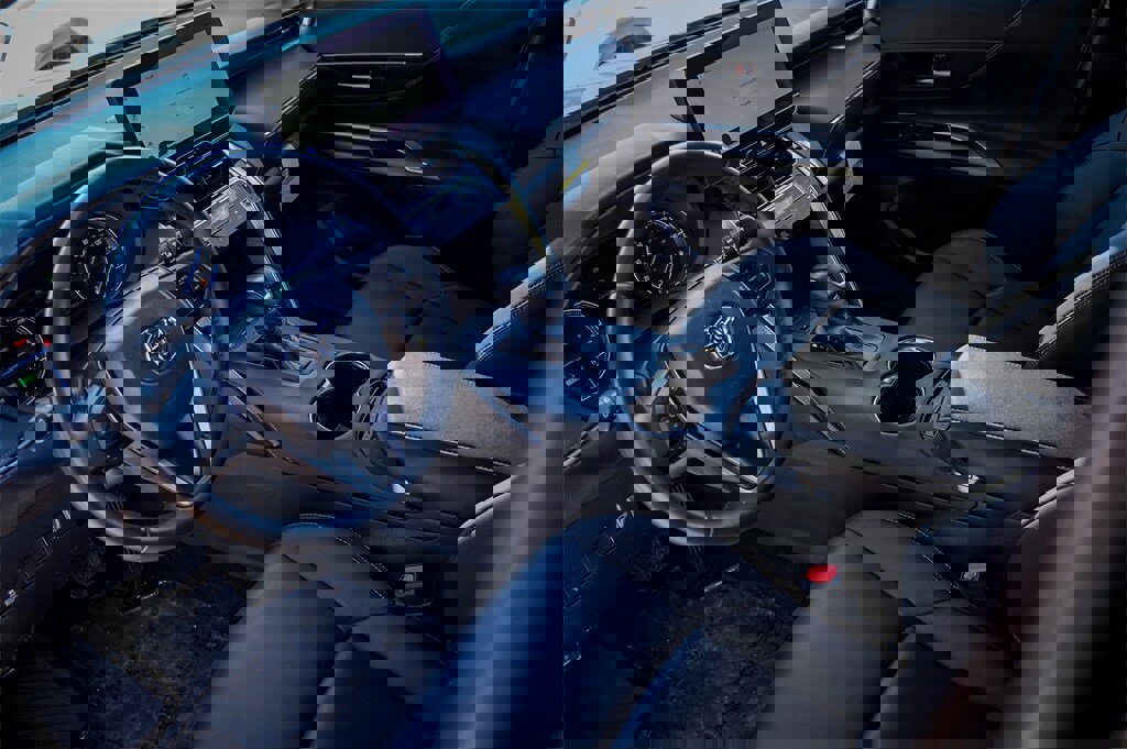 Used 2024 Toyota Venza LE image 7