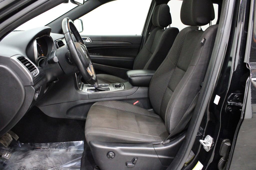 Used 2019 Jeep Grand Cherokee Laredo image 13