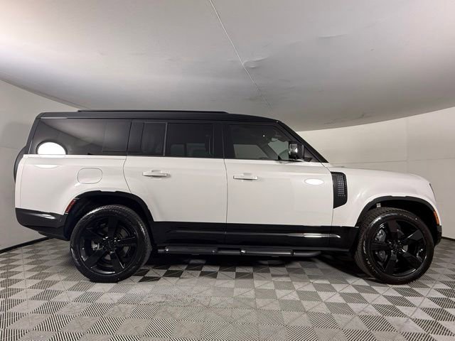 New 2026 Land Rover Defender 130 X-Dynamic SE AWD/4WD image 9