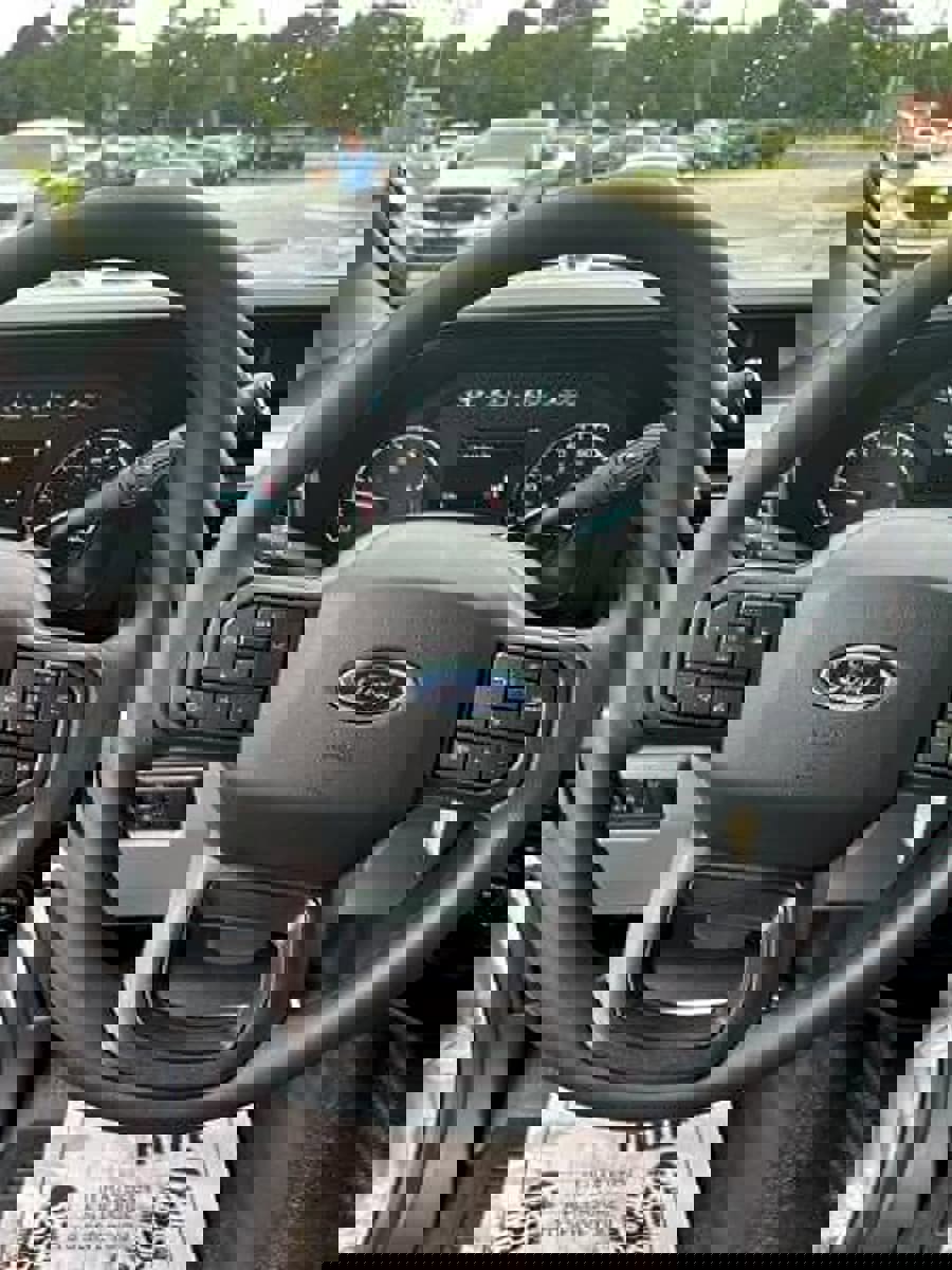 New 2026 Ford F350 XL w/ XL Chrome Package image 19