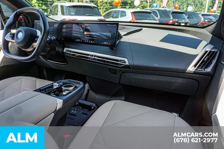 Used 2024 BMW iX xDrive50 w/ Premium Package AWD/4WD image 24