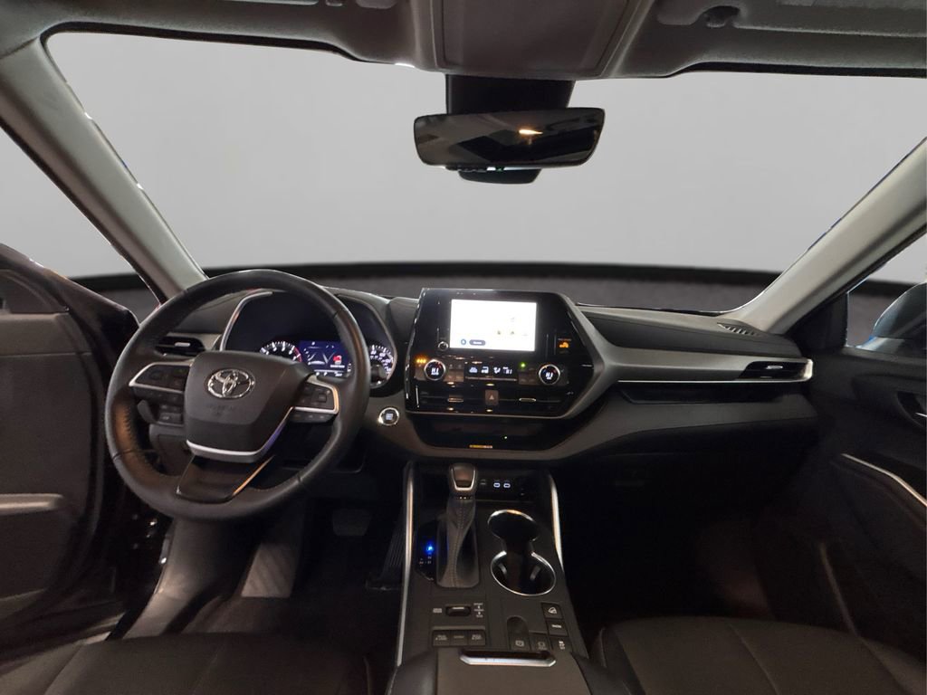 Used 2023 Toyota Highlander XLE image 27
