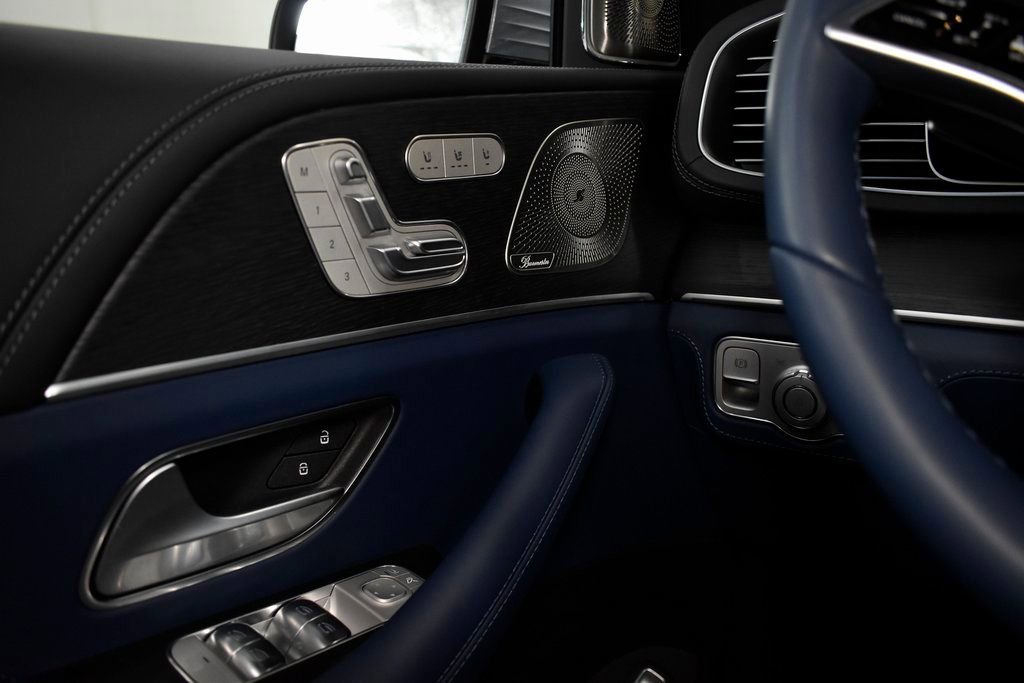 Certified 2026 Mercedes-Benz Maybach GLS 600 4MATIC image 38