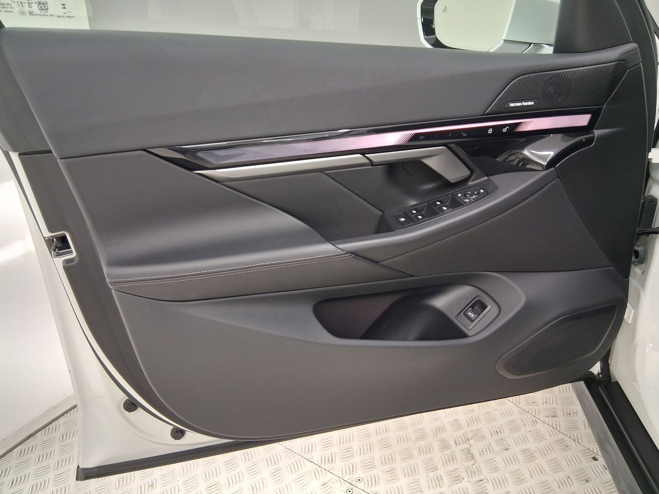 Certified 2024 BMW i5 eDrive40i RWD image 12