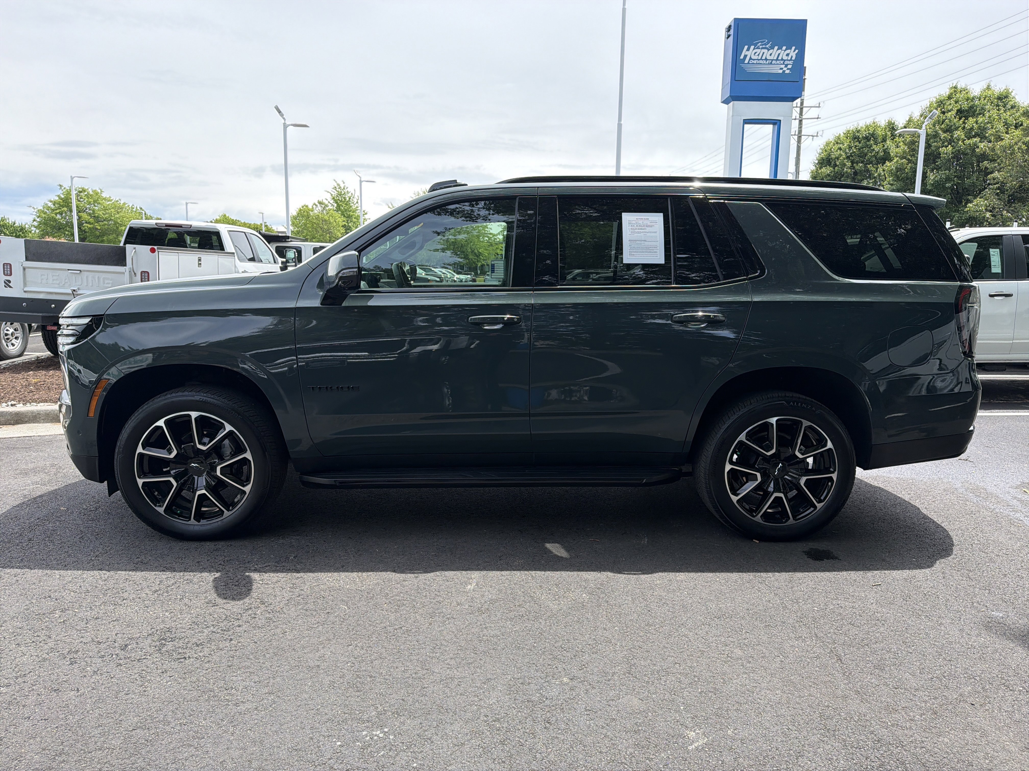 Used 2025 Chevrolet Tahoe RST w/ Comfort Package AWD/4WD image 7
