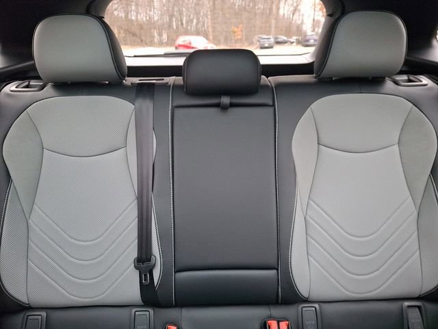 Certified 2025 Volkswagen Tiguan SE R-Line AWD/4WD image 19