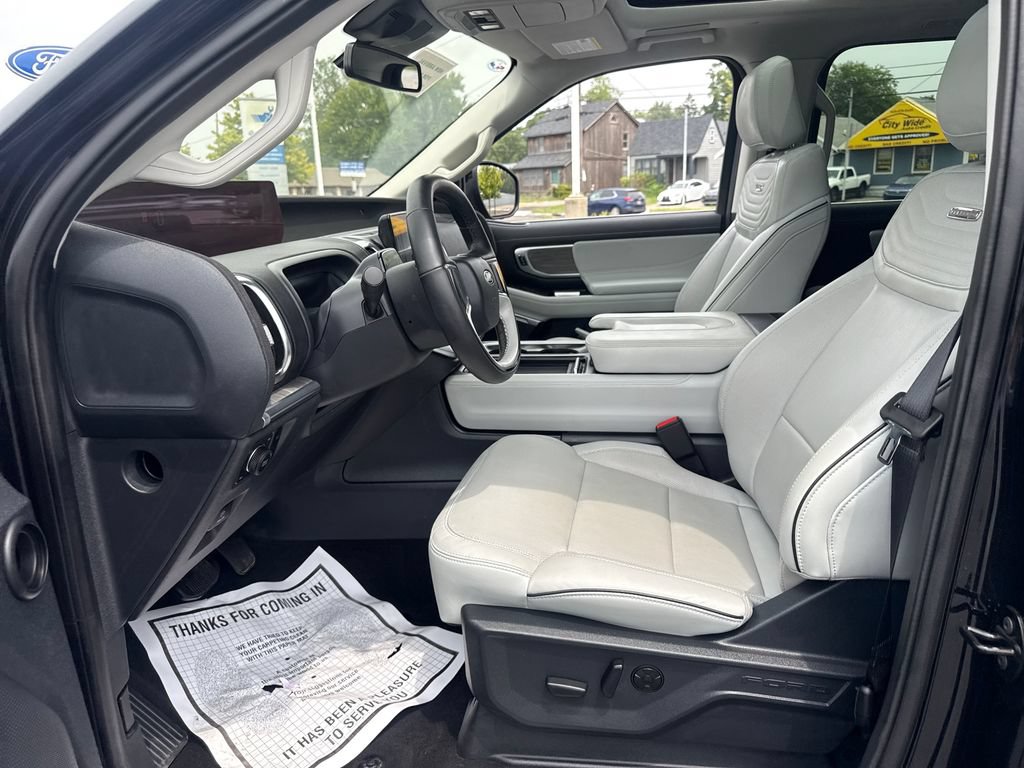 Used 2025 Ford Expedition Max Platinum w/ Platinum Ultimate Package AWD/4WD image 29