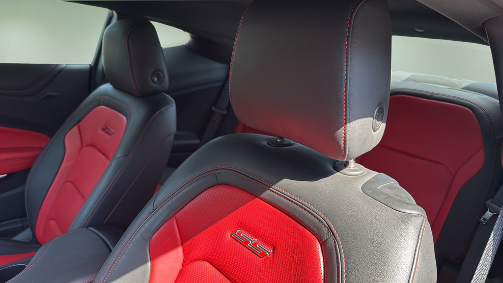 Used 2020 Chevrolet Camaro SS RWD image 13