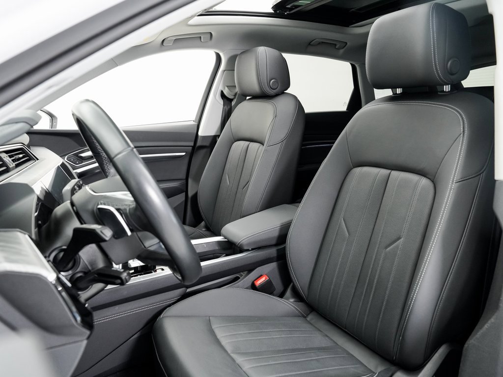 Used 2024 Audi Q8 e-tron Premium Plus image 5