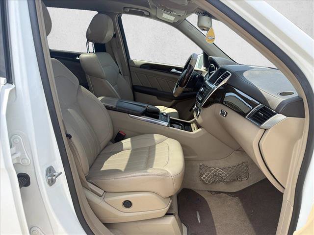 Used 2015 Mercedes-Benz GL 450 4MATIC w/ Appearance Package image 25