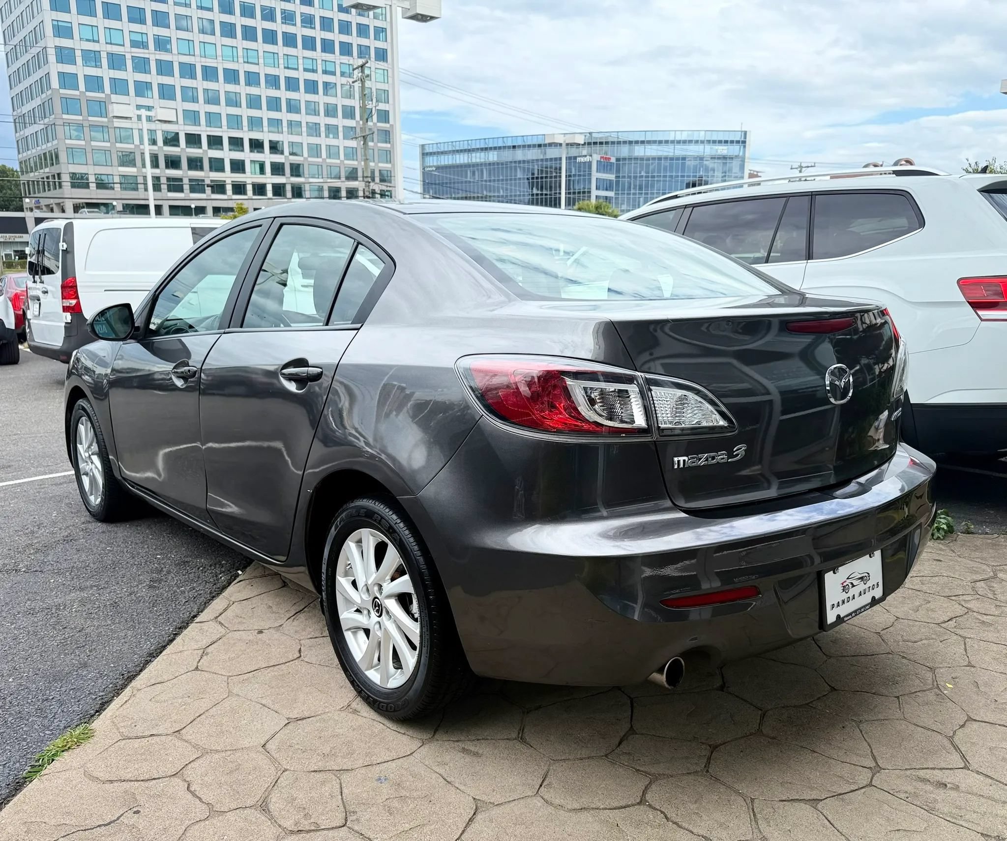 Used 2013 MAZDA MAZDA3 i Touring FWD image 5