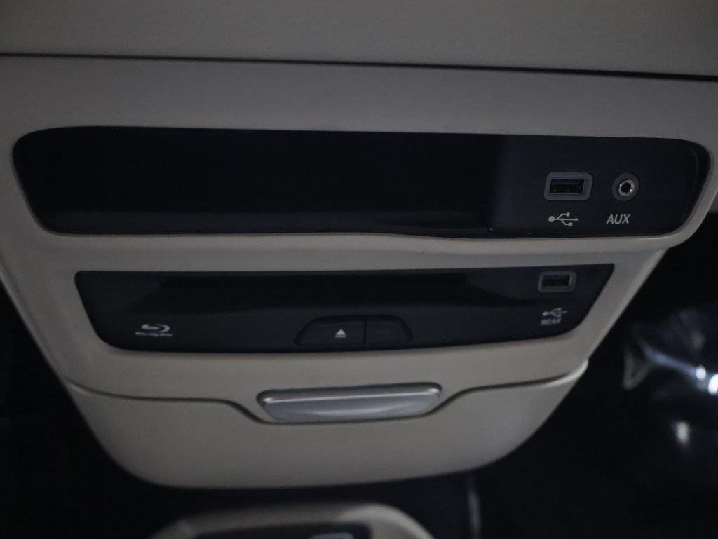 Used 2020 Chrysler Pacifica Touring-L Plus FWD image 30